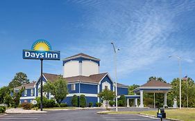 Days Inn Louisburg